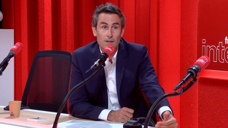 Rachat de SFR : "Aucun licenciement dans les deux prochaines années", garantit la maison-mère de Free