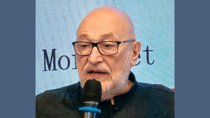 René Viénet, le cinéaste et trublion français qui tournait la propagande maoïste en dérision René Viénet, le cinéaste et trublion français qui tournait la propagande maoïste en dérision