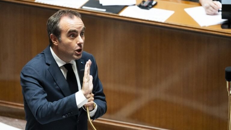 Si la canicule devait durer, Sébastien Lecornu envisage un été sans vacances pour ses ministres