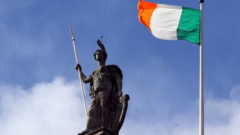 Son PIB s'est effondré de 12% au 1er trimestre (il avait bondi de 7,4% il y a un an): pourquoi la croissance de l'Irlande fait le yoyo, fausse les données de la zone euro et agace les Etats-Unis