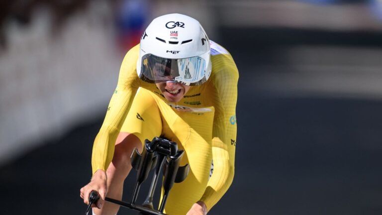 Tadej Pogacar arrache la victoire dans le contre-la-montre de la quatrième étape du Tour de Suisse, devançant d'un souffle Mathieu van der Poel