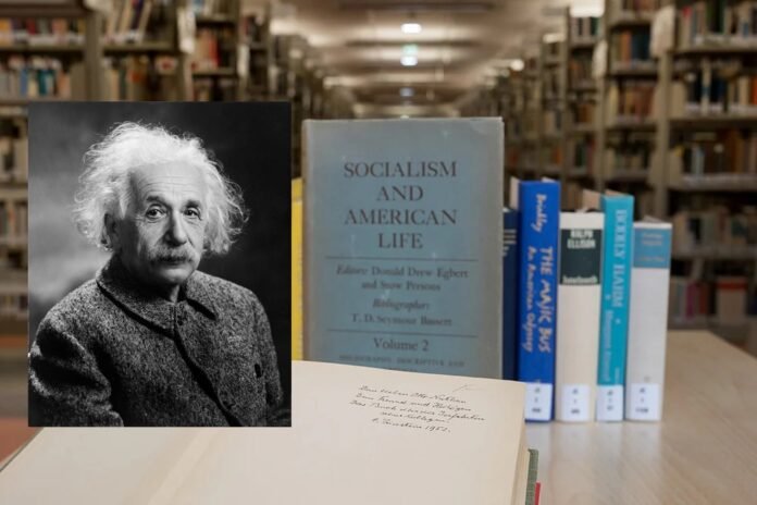 Un livre acheté 35 dollars cachait une dédicace inconnue d’Einstein