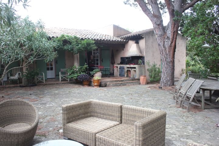 La maison des Boulin à Ramatuelle (Var), le 23 octobre 2019. (CLEMENT PARROT / FRANCEINFO)