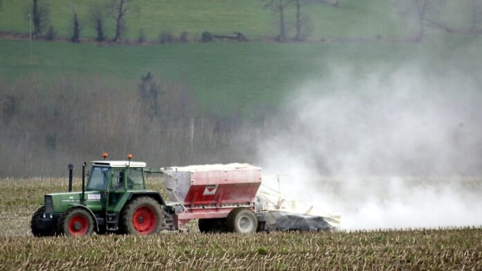 "C'est un déni de démocratie" : la Confédération paysanne mobilisée pour la qualité de l'eau en Bretagne "C'est un déni de démocratie" : la Confédération paysanne mobilisée pour la qualité de l'eau en Bretagne