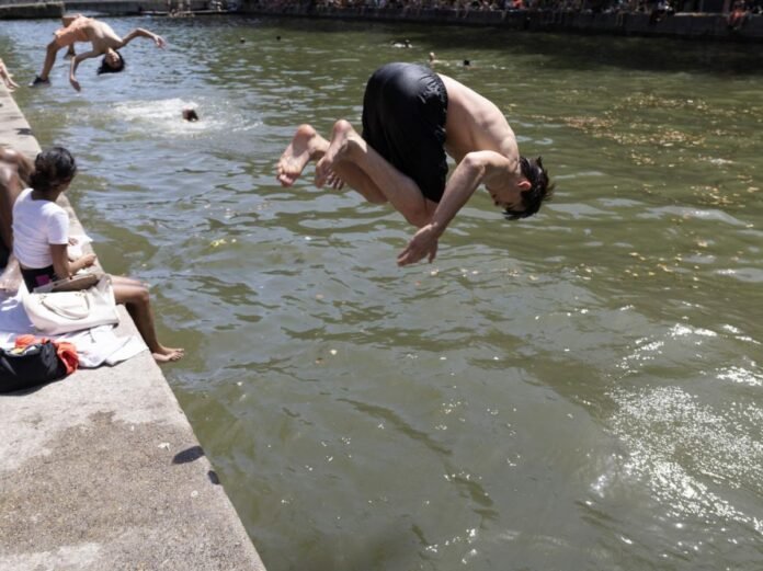 "Jamais la Seine n'a été aussi propre" "Jamais la Seine n'a été aussi propre"
