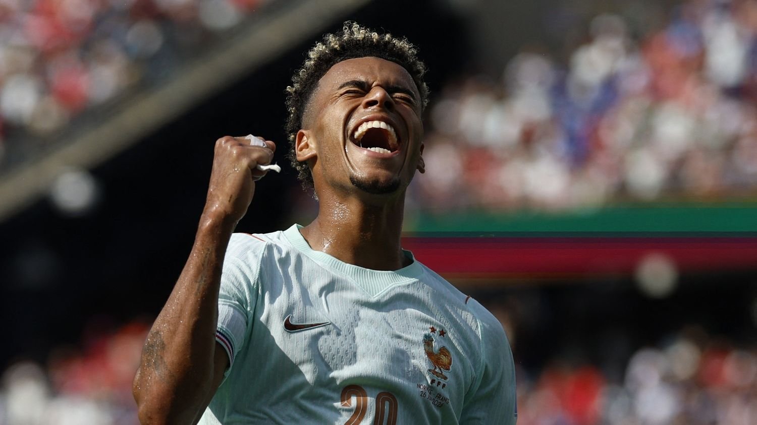 "L'aventure n'est pas finie, on veut rêver grand" : avec trois victoires en trois matchs, l'équipe de France conclut une phase de groupes presque parfaite