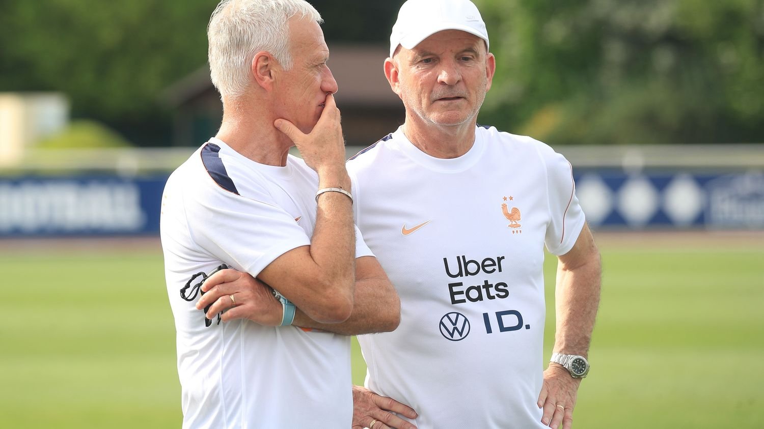 "On n'a pas besoin de se parler" : en l'absence de Didier Deschamps, Guy Stéphan en doublure parfaite du sélectionneur avant France-Norvège à la Coupe du monde