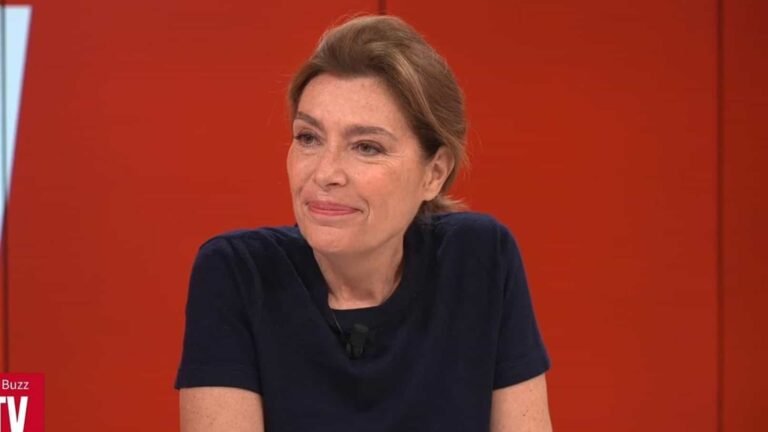 "Un couteau dans le dos", Daphné Roulier fait de rares confidences sur son couple avec Antoine de Caunes, une rencontre qu’elle n’avait pas désiré