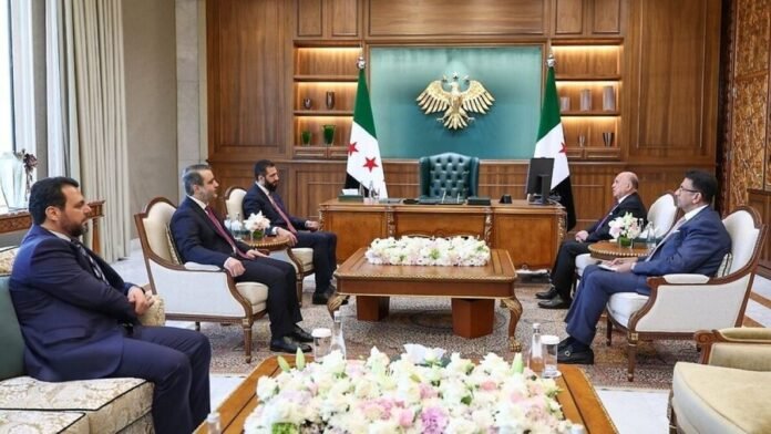 العراق وسوريا يبحثان مشروع أنبوب نفط بري إلى بانياس