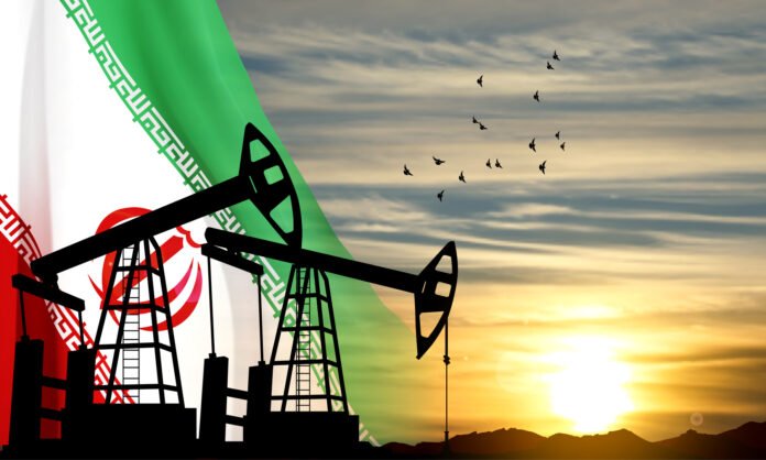 الولايات المتحدة بدأت برفع العقوبات: إعفاء على بيع النفط الإيراني  بعد يوم واحد من المحادثات