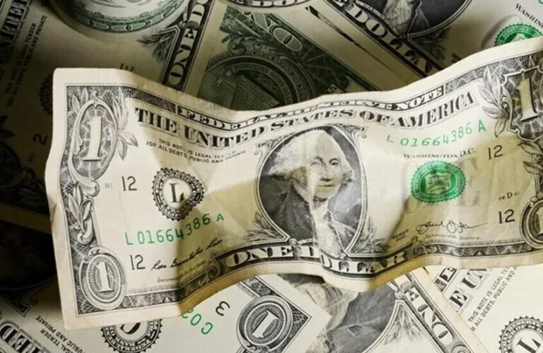 تقرير لروسكونغرس يفسر سبب صعوبة استبدال الدولار في التجارة العالمية