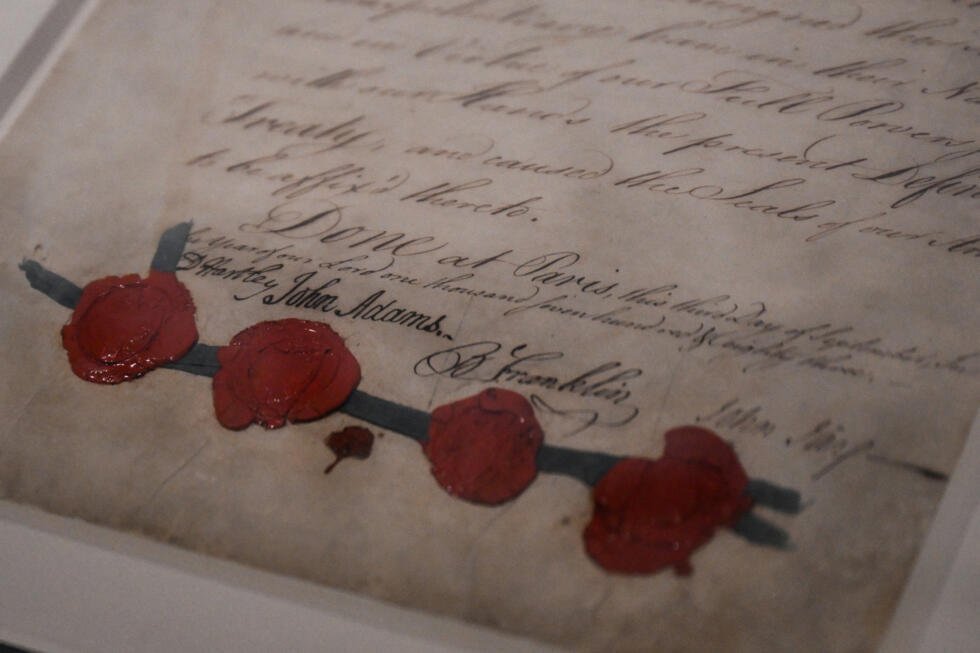 Un exemplaire du Traité de Paris, signé le 3 septembre 1783 et qui a officiellement mis fin à la guerre d'indépendance américaine, au musée de Miami, en Floride, le 18 juin 2026