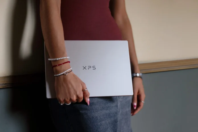 XPS 13 : tout l’ADN premium de la gamme XPS dans un format ultra-compact XPS 13 : tout l’ADN premium de la gamme XPS dans un format ultra-compact