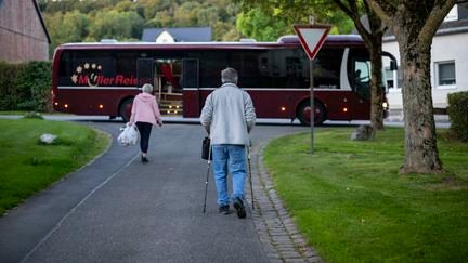 Des seniors à Brillon-Radlinghausen en Allemagne, en septembre 2023. (JEREMY LEMPIN / MAXPPP)