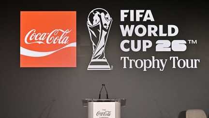 Coca-Cola, l'un des principaux sponsors de la Coupe du monde de la FIFA™, lors d'un événement à Atlanta en Géorgie, le 14 mai 2026. (DEREK WHITE / AFP)
