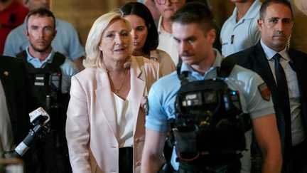La cheffe de file du Rassemblement national Marine Le Pen à la Cour d'appel de Paris le 7 juillet 2026 (DIMITAR DILKOFF / AFP)