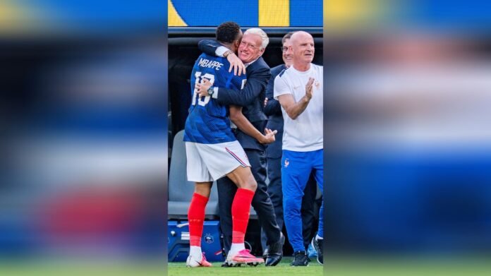 Accolade à Didier Deschamps : "C'est l'ADN de ce groupe d'être soudé", explique Kylian Mbappé