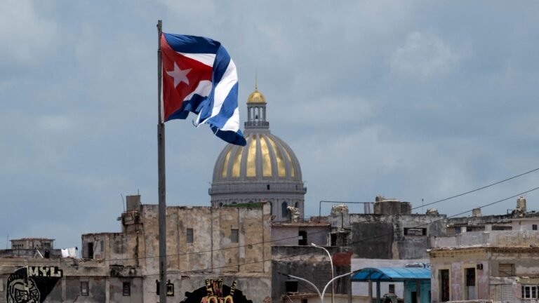 Cuba peine à rétablir son réseau électrique, faute de carburant en raison du blocus américain: après une nouvelle coupure d'ampleur vendredi, à peine 12% des foyers de La Havane ont retrouvé du courant samedi soir