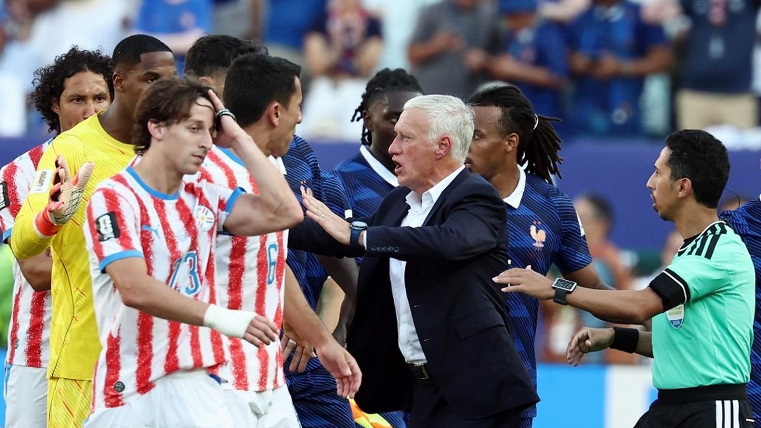 DIRECT. Coupe du monde 2026 : "Les insultes du banc d'en face, je m'en serais bien passé", dénonce Didier Deschamps après la victoire face au Paraguay