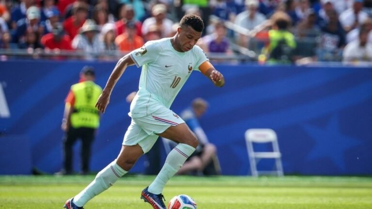 DIRECT. France-Espagne : les Bleus avec Barcola à gauche pour une 5e finale de Coupe du monde ? Suivez avec nous la demi-finale contre la Roja à 21 heures