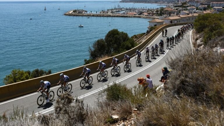 DIRECT. Tour de France 2026 : suivez la troisième étape entre Granollers et Les Angles, perturbée par les incendies