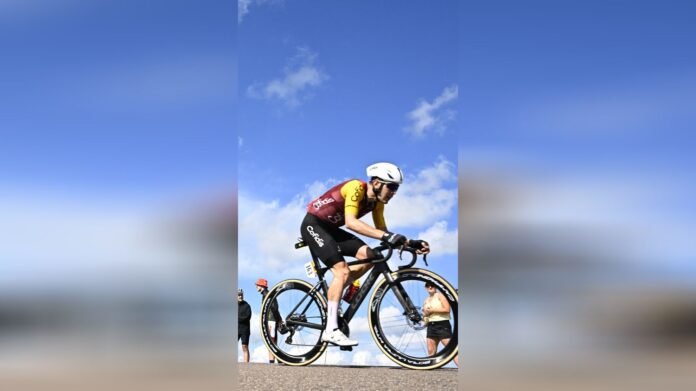Dans la voiture d'un directeur sportif sur le Tour de France Dans la voiture d'un directeur sportif sur le Tour de France