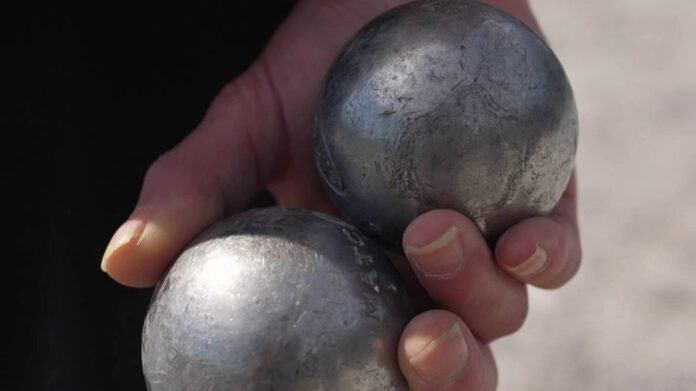 Dans le Nord, la pétanque est une affaire aussi sérieuse qu'à Marseille Dans le Nord, la pétanque est une affaire aussi sérieuse qu'à Marseille