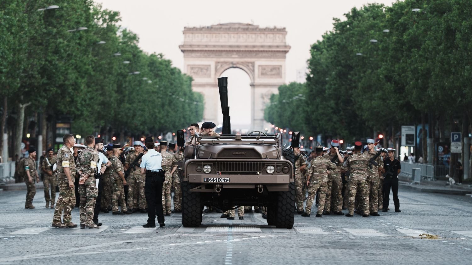 Dernier défilé d'Emmanuel Macron, démonstrations militaires inédites, 7 000 policiers mobilisés… Ce qu'il faut savoir sur l'édition 2026 du défilé du 14-Juillet