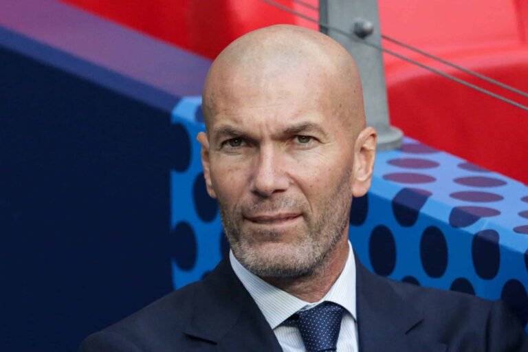 Didier Deschamps bientôt remplacé par Zinedine Zidane : le nouveau sélectionneur pourrait être payé plus que le seuil maximal de 450.000 euros par an