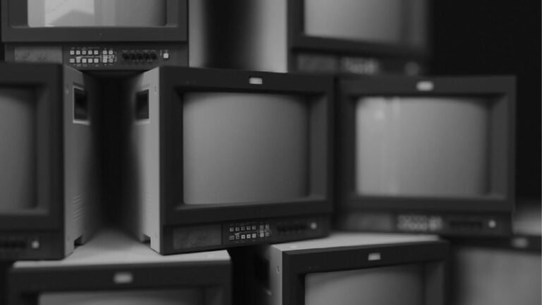 Écran noir à la télévision publique hongroise: le nouveau pouvoir lance une purge des années Orbán