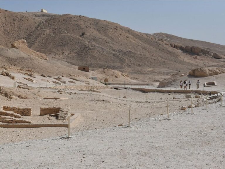 Egypte: une tombe vieille de 3.000 ans découverte près de Louxor