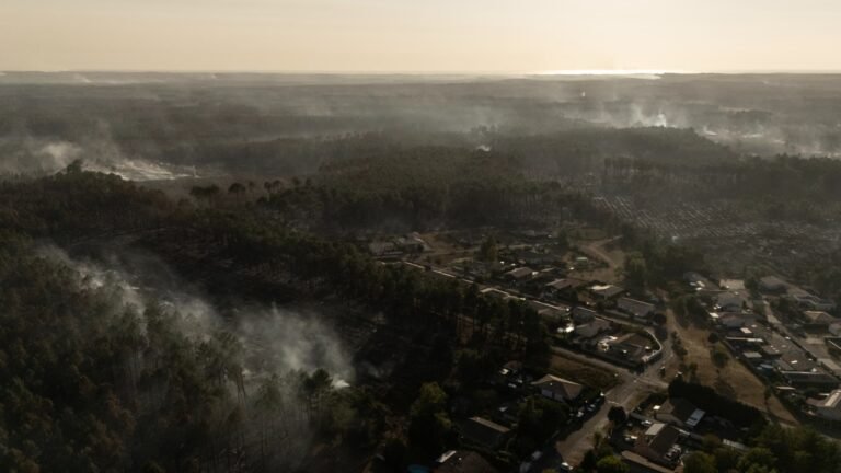 Elle passe de 2.000 à 8.000 euros maximum: le gouvernement annonce une aide d'urgence rehaussée pour les travailleurs indépendants victimes des incendies