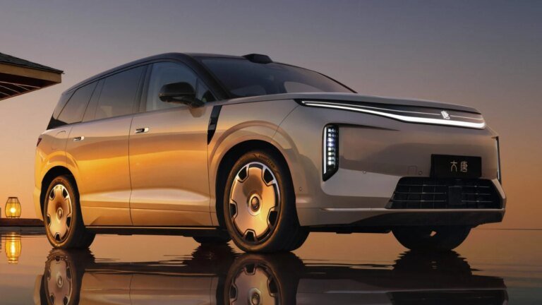 En 2 ans, votre voiture électrique est déjà obsolète : le chiffre fou qui vient de Chine