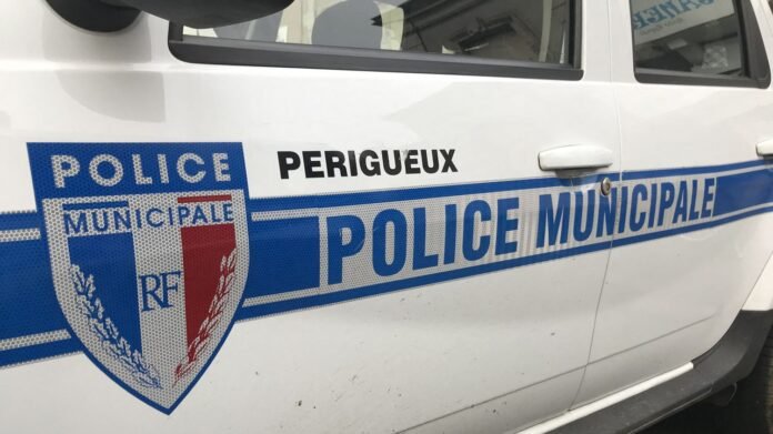 En Dordogne, un homme, suspecté d'avoir tenté de violer une femme et une adolescente chez elles, mis en examen