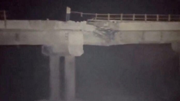 En direct : des infrastructures de transports touchées par des frappes américaines en Iran
