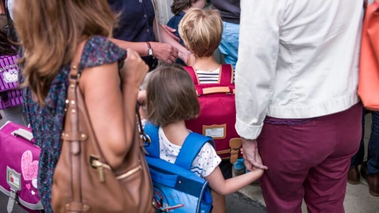 Entre 426 et 466 euros par enfant: l'allocation de rentrée scolaire sera versée le 18 août en métropole, combien faut-il gagner pour y avoir droit?