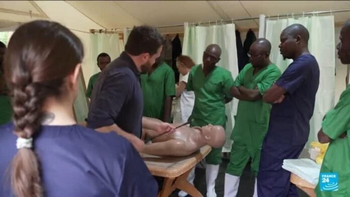 Epidémie d'Ebola : Médecins sans frontières forme des professionnels de santé au Kenya