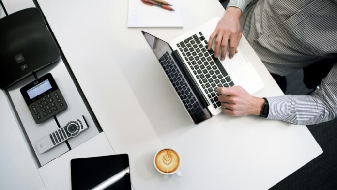 Facturation électronique, paiement, comptabilité… Cet outil tout-en-un fait grand bruit chez tous les auto-entrepreneurs Facturation électronique, paiement, comptabilité… Cet outil tout-en-un fait grand bruit chez tous les auto-entrepreneurs