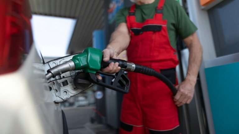 Fragilisée par les attaques ukrainiennes, la Russie contrainte de couper ses exportations de diesel