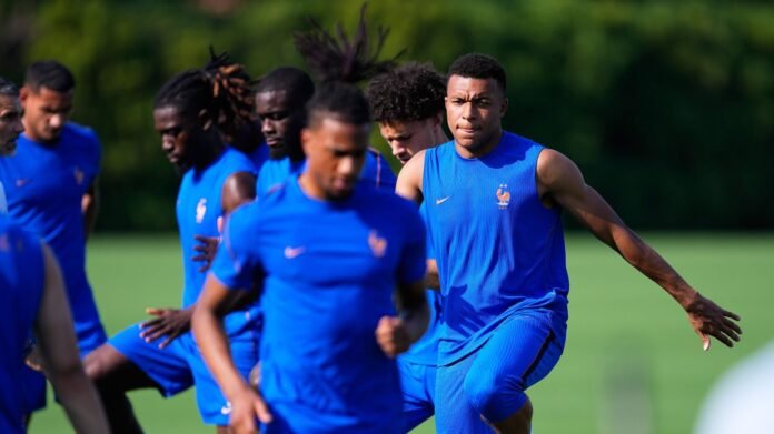 France-Paraguay : malgré une chaleur record et un nouveau risque d'orages, les Bleus assurent être "prêts physiquement"