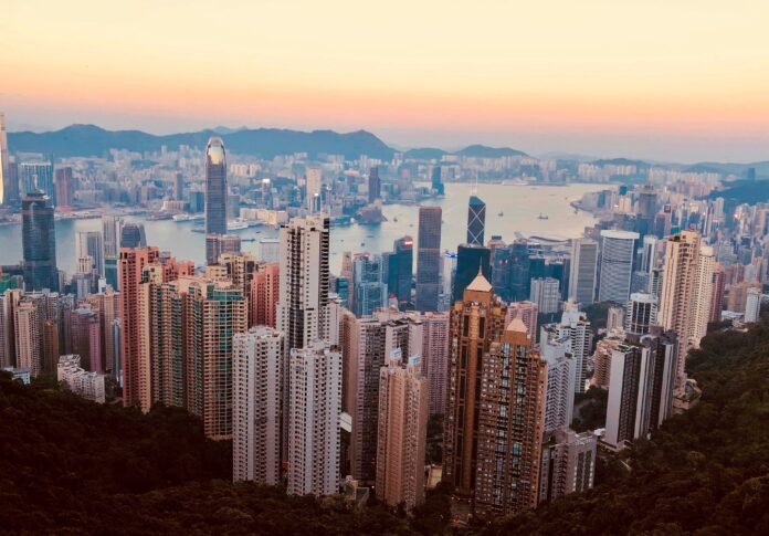 Hong Kong : cinq arrestations après des perquisitions dans deux librairies