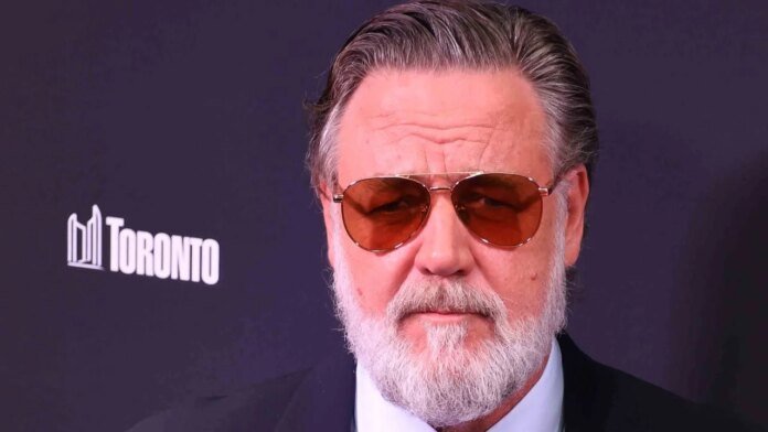 Il y a 27 ans, c'est sur le tournage de son meilleur film que Russell Crowe a dû composer avec le comportement "non professionnel" d'un acteur culte Il y a 27 ans, c'est sur le tournage de son meilleur film que Russell Crowe a dû composer avec le comportement "non professionnel" d'un acteur culte