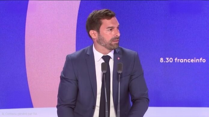 Incendies, loi d'urgence agricole, DZ Mafia… Le "8h30 franceinfo" de Julien Odoul