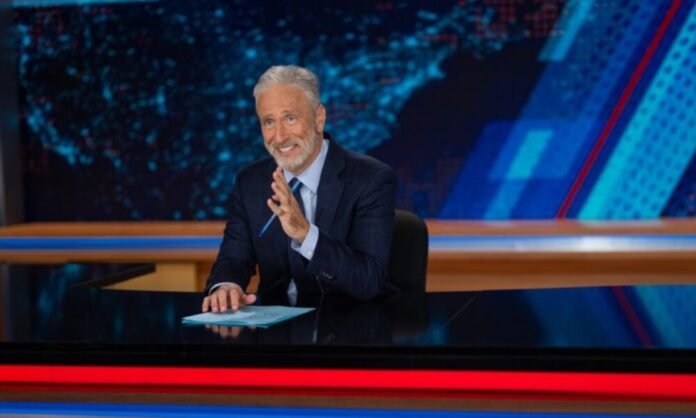 Jon Stewart étrille Trump et les médias trop complaisants Jon Stewart étrille Trump et les médias trop complaisants