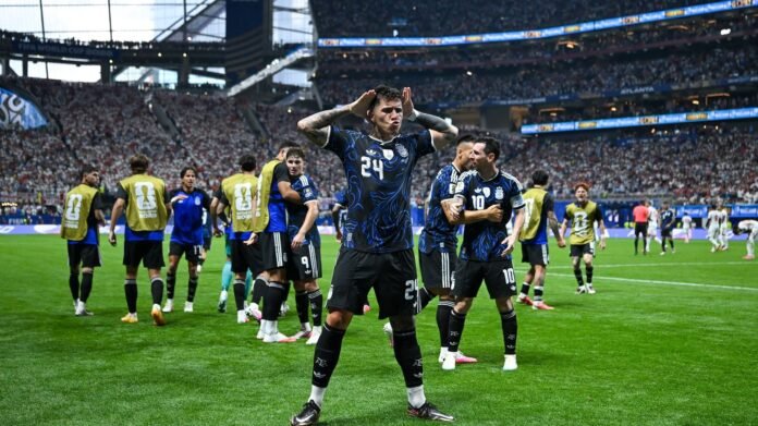L'Argentine défendra son titre face à l'Espagne en finale de la Coupe du monde, après une nouvelle victoire renversante face à l'Angleterre