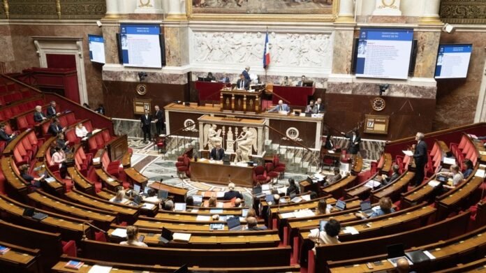 L'Assemblée nationale adopte le projet de loi d'urgence agricole, malgré la réintroduction à titre dérogatoire de pesticides