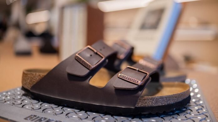 L'économie des Birkenstock, un gigantesque marché de dupes L'économie des Birkenstock, un gigantesque marché de dupes