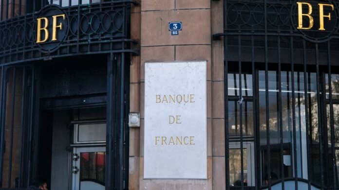 La Banque de France relève sa prévision de croissance à 0,2% au deuxième trimestre