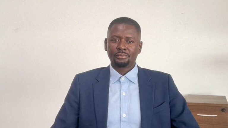 La junte bukinabè exerce un "terrorisme d'État", dit le journaliste en exil Inoussa Ouédraogo