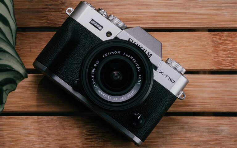 La pénurie de mémoire fait grimper le prix des appareils photo, Fujifilm ouvre le bal